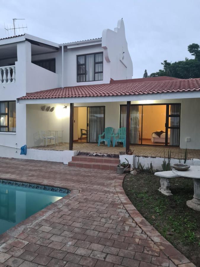 Indaba Manor On 413 Owen Ellis Dr Hotel Port Edward Exterior foto