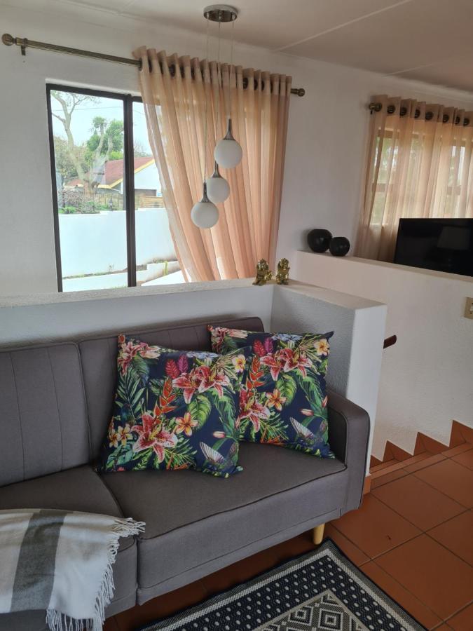 Indaba Manor On 413 Owen Ellis Dr Hotel Port Edward Exterior foto